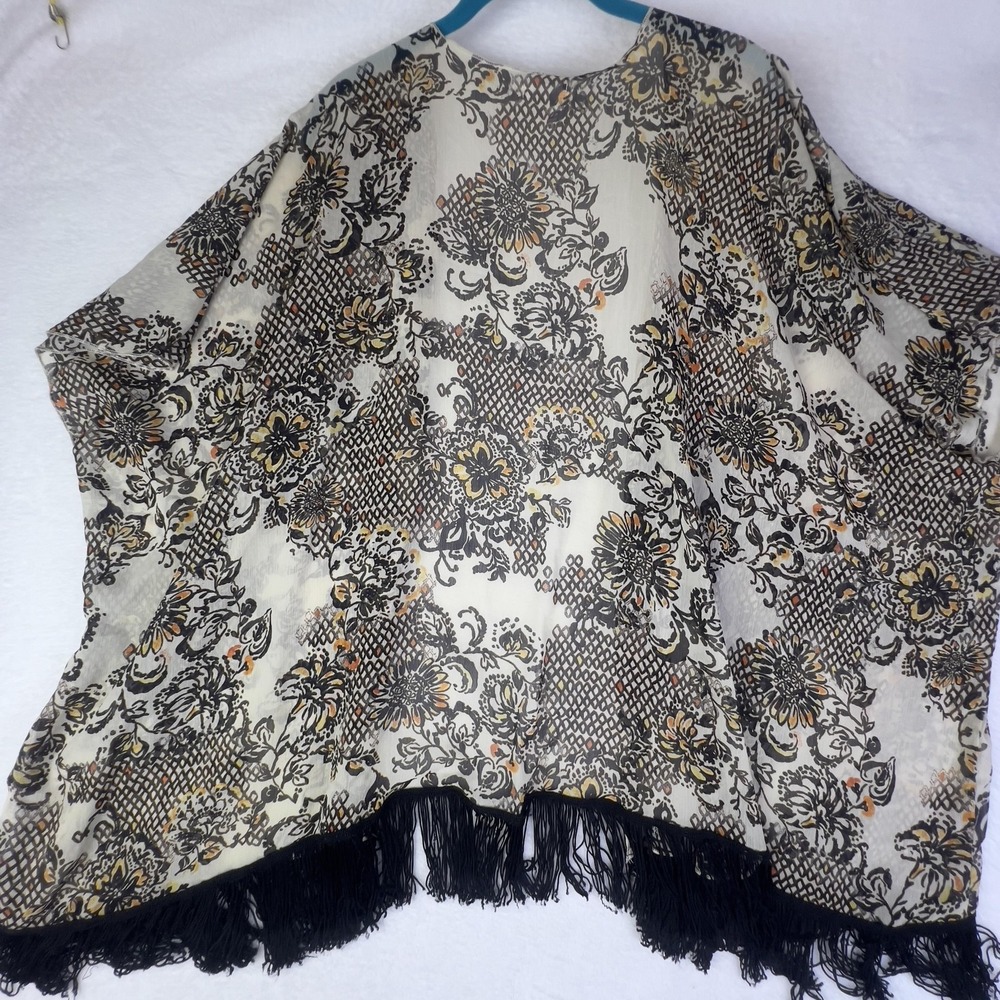 Xhilaration Kimono Blouse Juniors S/M White Floral Sheer Fringe Lightweight - Picture 2 of 7